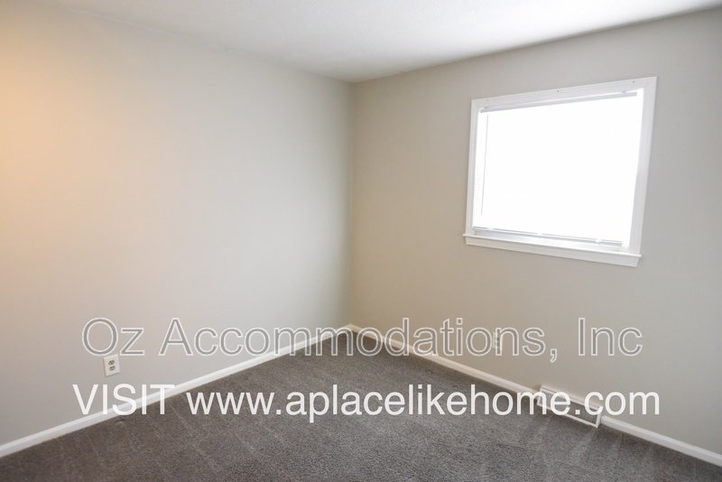 16604 W 142nd Cir, Olathe, KS 66062 property image
