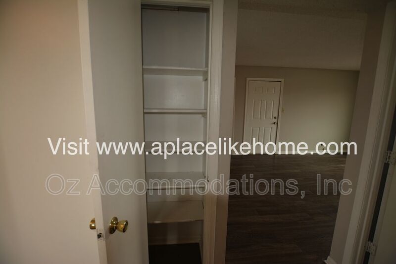 8201 Spring Valley Road 13C, Belton, MO 64012 RENT INCLUDES WATER AND HOT WATER property image