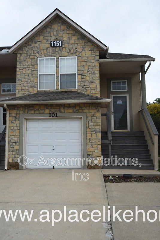 Charming 3-Bedroom, 2-Bath Home in Olathe – Washer & Dryer Included + Lawn Care Provided! property image
