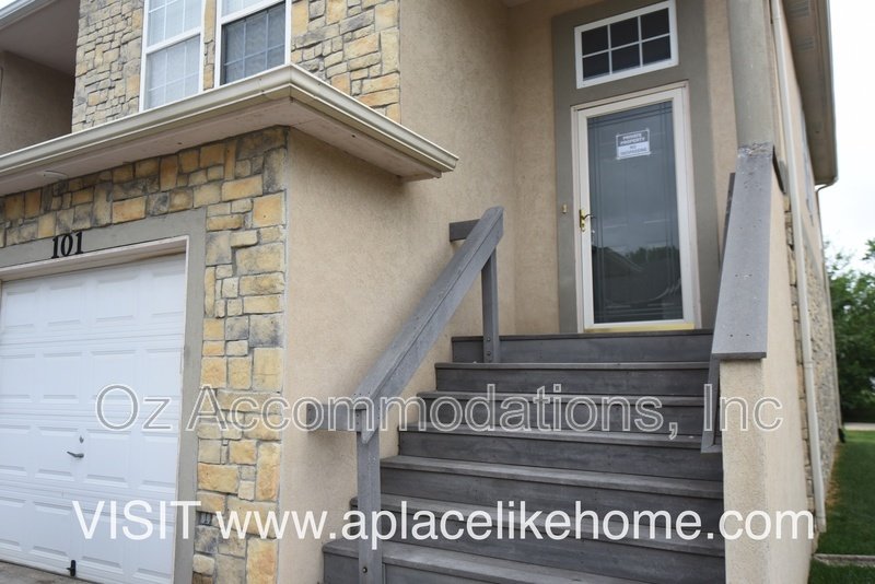 Charming 3-Bedroom, 2-Bath Home in Olathe – Washer & Dryer Included + Lawn Care Provided! property image