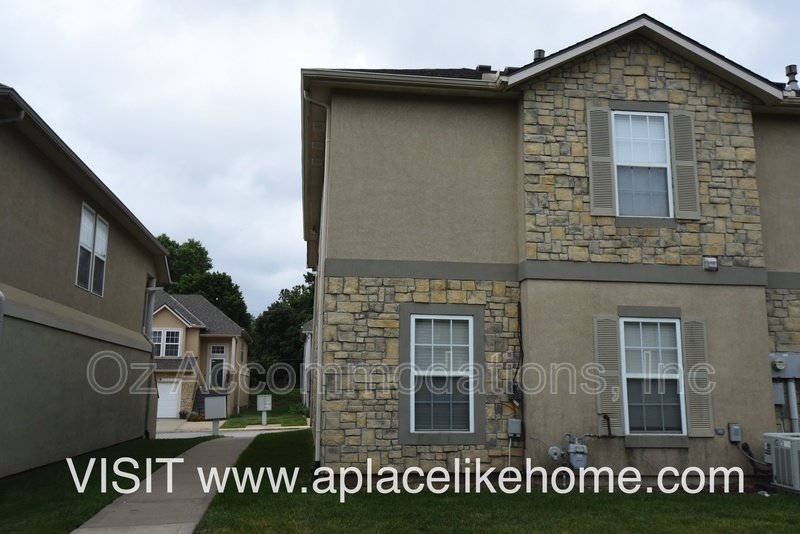 Charming 3-Bedroom, 2-Bath Home in Olathe – Washer & Dryer Included + Lawn Care Provided! property image