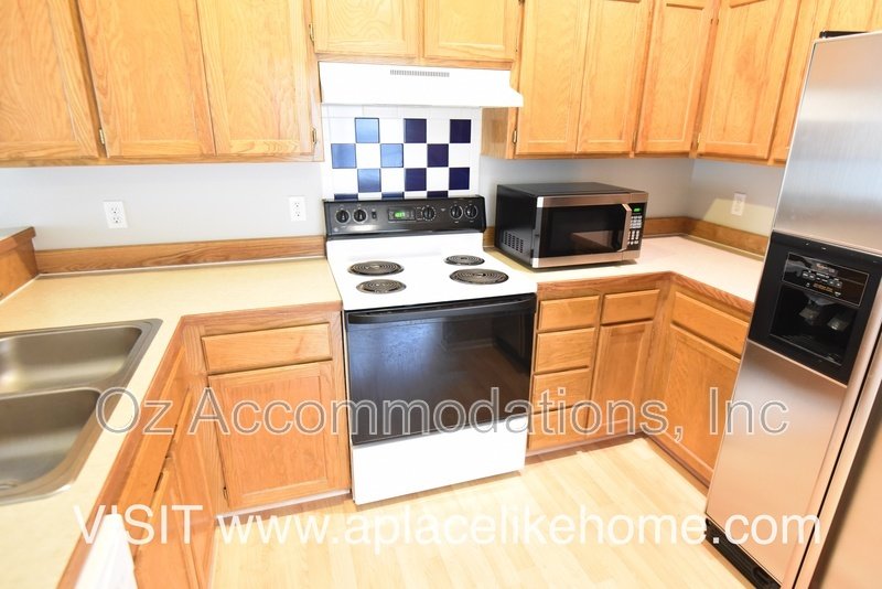 Charming 3-Bedroom, 2-Bath Home in Olathe – Washer & Dryer Included + Lawn Care Provided! property image
