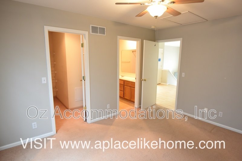 Charming 3-Bedroom, 2-Bath Home in Olathe – Washer & Dryer Included + Lawn Care Provided! property image