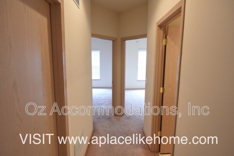 Charming 3-Bedroom, 2-Bath Home in Olathe – Washer & Dryer Included + Lawn Care Provided! property image