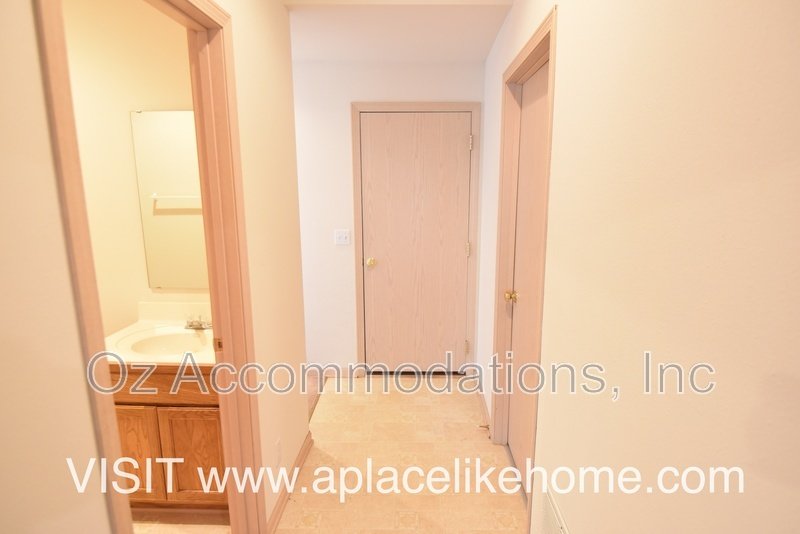 Charming 3-Bedroom, 2-Bath Home in Olathe – Washer & Dryer Included + Lawn Care Provided! property image