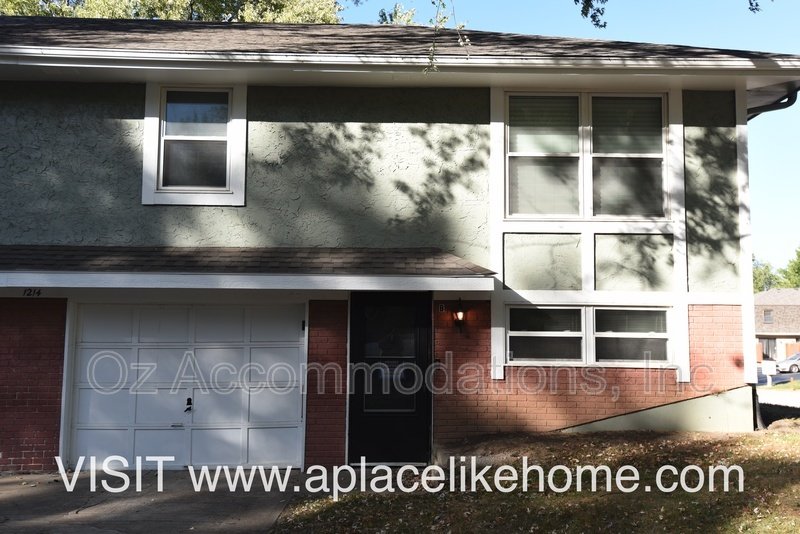 1214 SE 3rd Ter B Lees Summit, MO 64063 property image