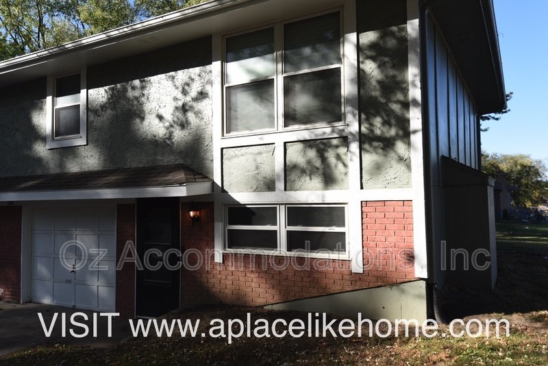 1214 SE 3rd Ter B Lees Summit, MO 64063 property image