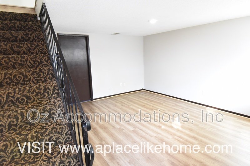 1214 SE 3rd Ter B Lees Summit, MO 64063 property image