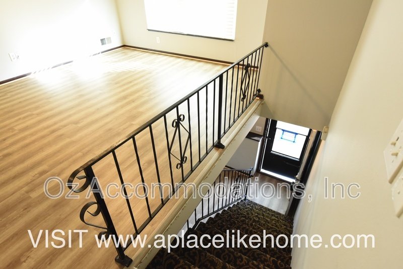 1214 SE 3rd Ter B Lees Summit, MO 64063 property image