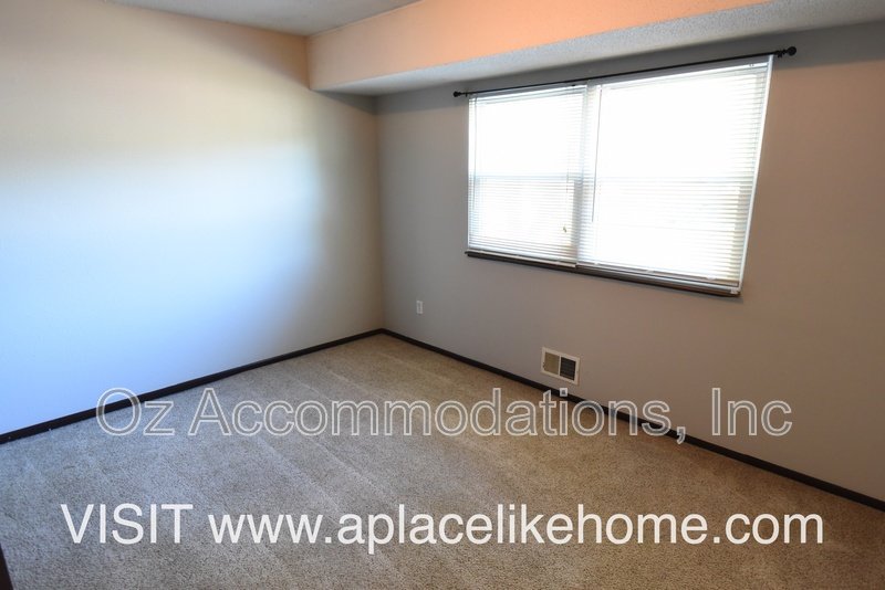 1214 SE 3rd Ter B Lees Summit, MO 64063 property image