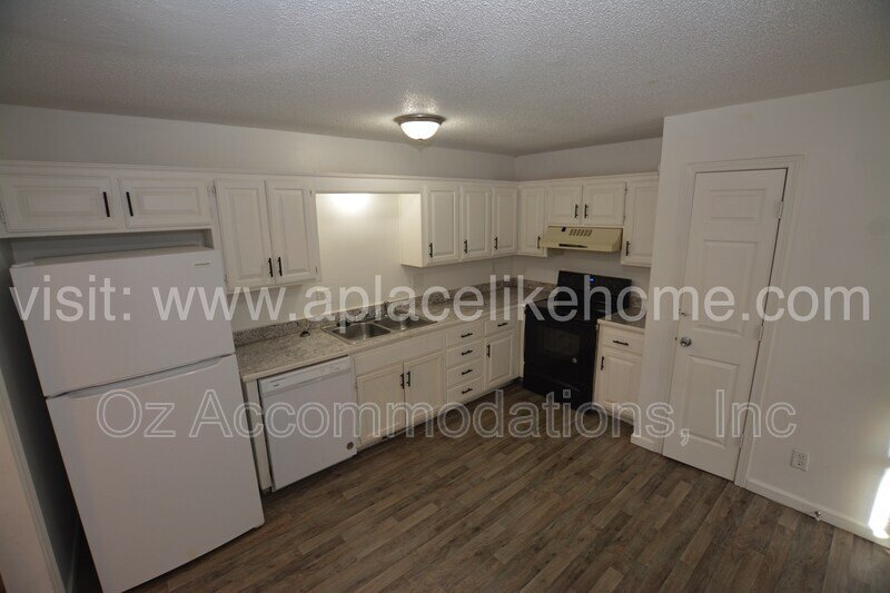 Ready to View - 611 S 13th St, Leavenworth, KS 66048 property image