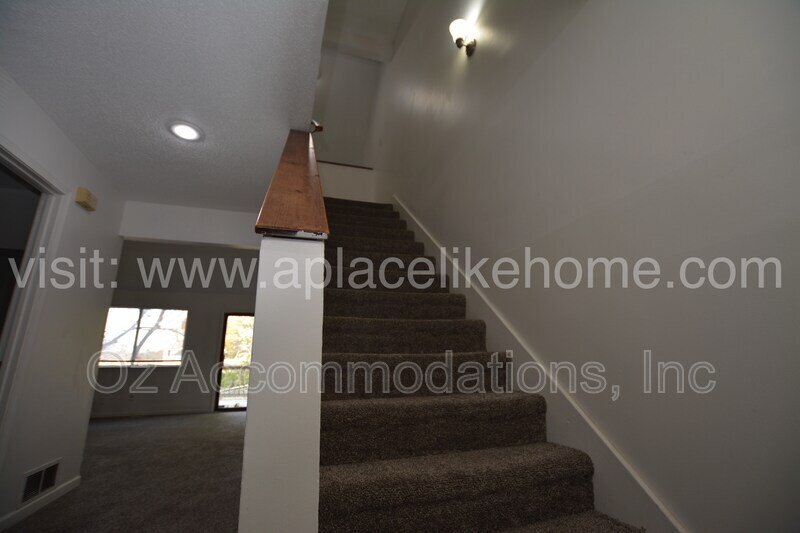 Ready to View - 611 S 13th St, Leavenworth, KS 66048 property image