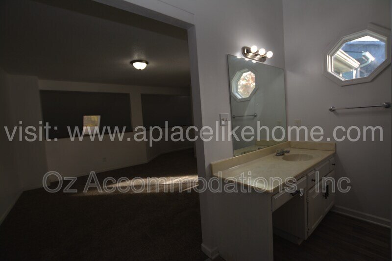 Ready to View - 611 S 13th St, Leavenworth, KS 66048 property image