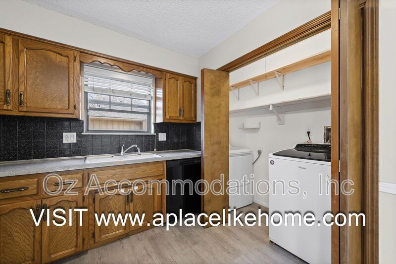 8503 Sarah Ln property image