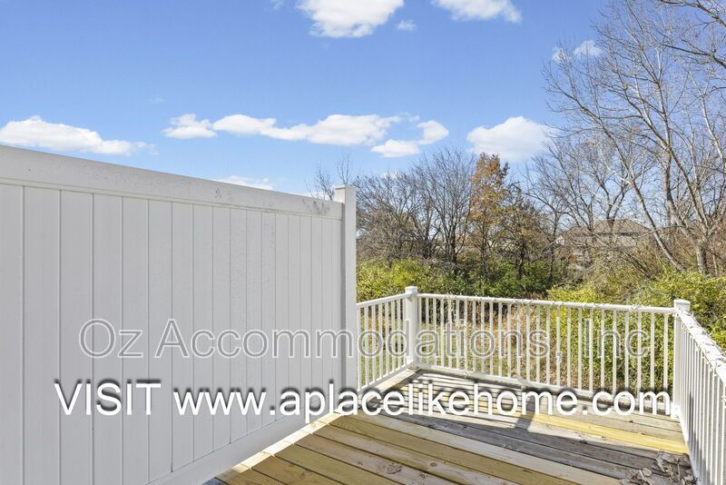 PRICE DROP!! 2216 SW Rambling Vine Rd Lee's Summit, MO 64082 property image