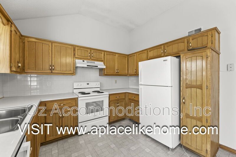 🏡 Coming Soon! Cozy Split-Level 3 Bed / 2.5 Bath Home in Prime Olathe Location! property image