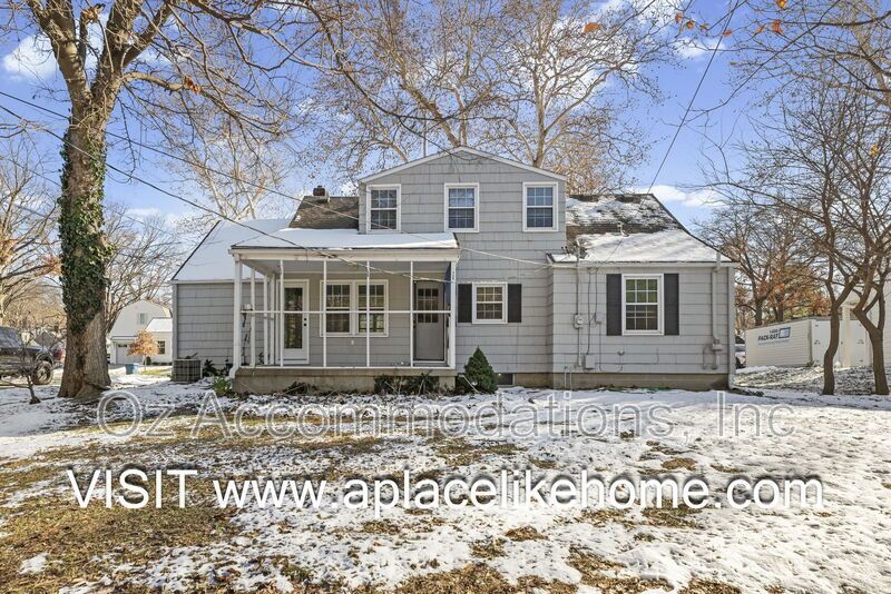 7404 Village Dr property image