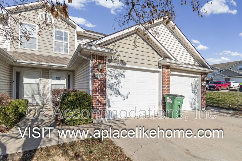 AVAILABLE NOW! 803 SW Imperial Ln. Blue Springs, MO property image