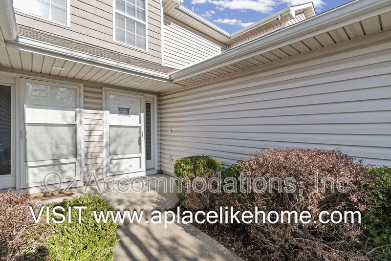 AVAILABLE NOW! 803 SW Imperial Ln. Blue Springs, MO property image