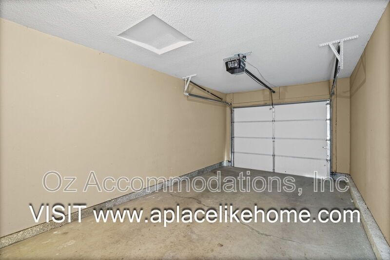 AVAILABLE NOW! 803 SW Imperial Ln. Blue Springs, MO property image