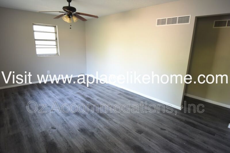 Charming 2BR Duplex with Garage & Bonus Room – Available Now in KCK property image