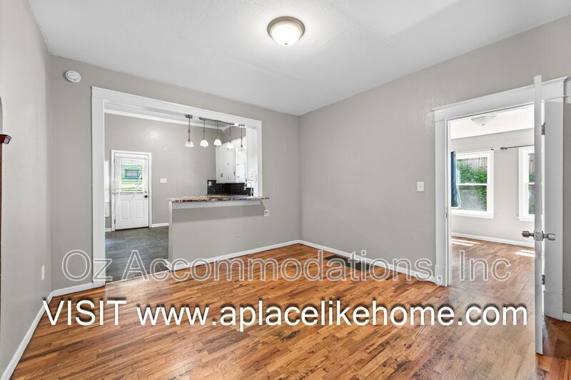 Charming 3-Bedroom Bungalow with a Spacious Yard in Kansas City, KS property image