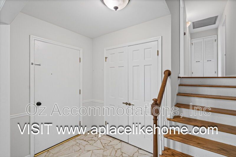 8211 W 97th St property image