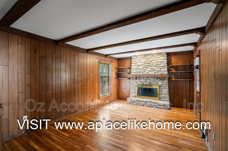 8211 W 97th St property image