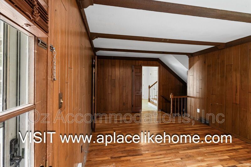 8211 W 97th St property image