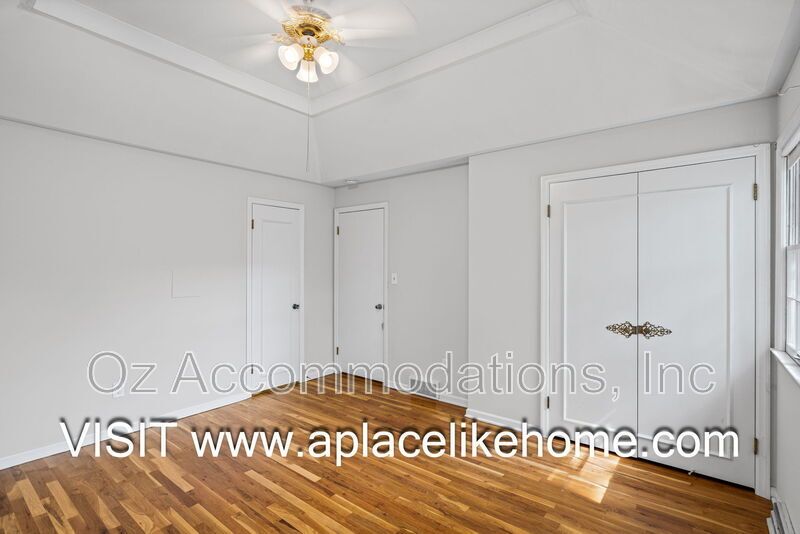 8211 W 97th St property image