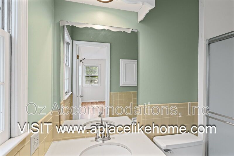 8211 W 97th St property image