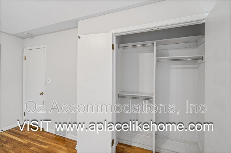 8211 W 97th St property image