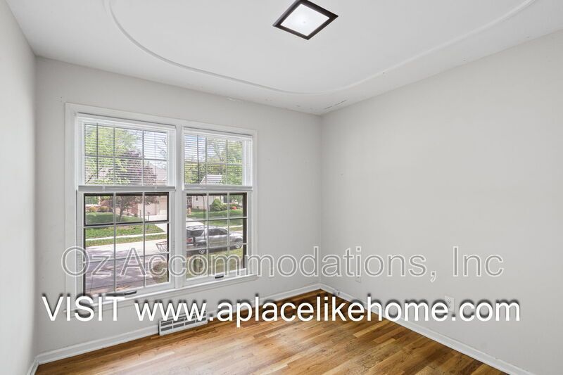 8211 W 97th St property image