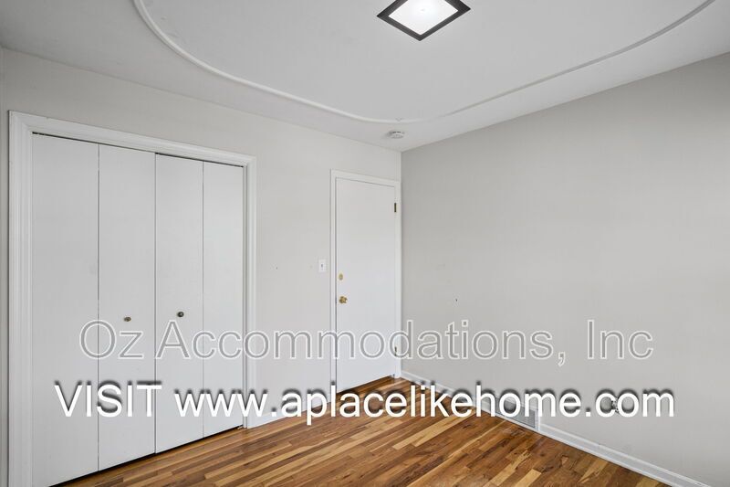 8211 W 97th St property image