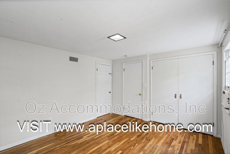8211 W 97th St property image