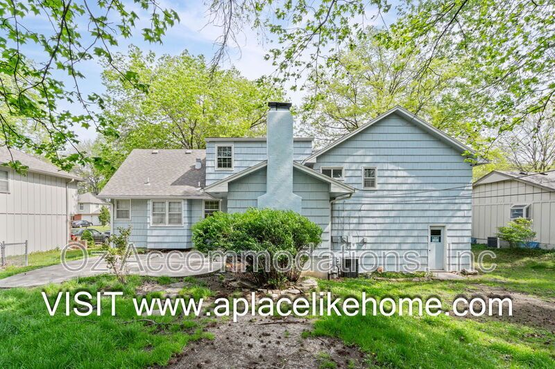 8211 W 97th St property image