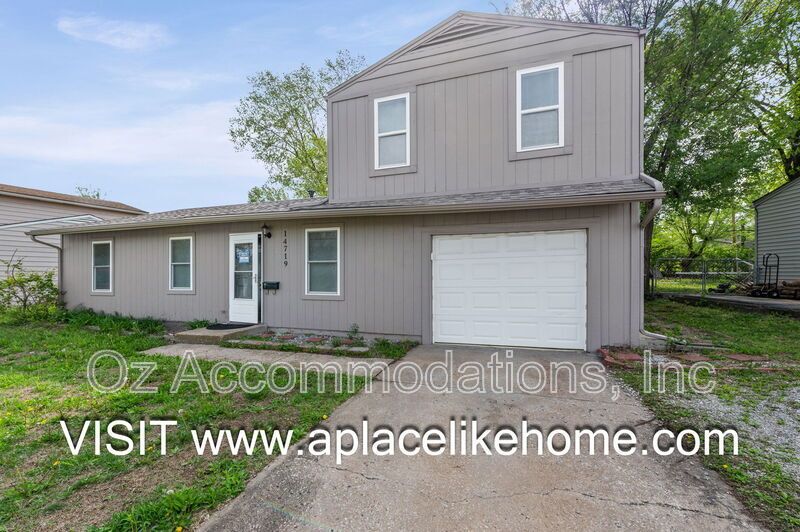 Available Now!! 14719 Bellaire Ave. Grandview, MO 64030 property image