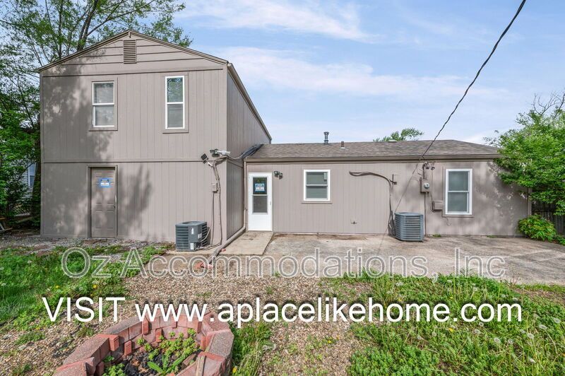 Available Now!! 14719 Bellaire Ave. Grandview, MO 64030 property image