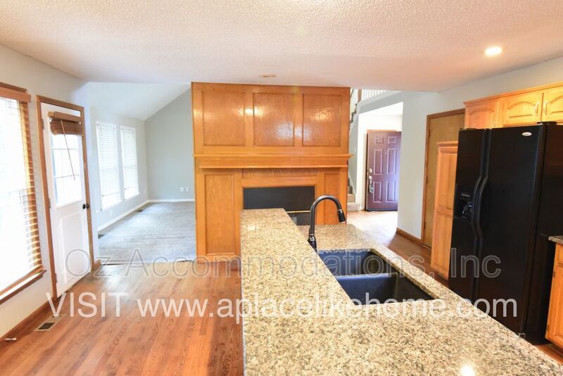 AVAILABLE NOW!! 6301 W 153rd St Overland Park, Kansas 66223 property image