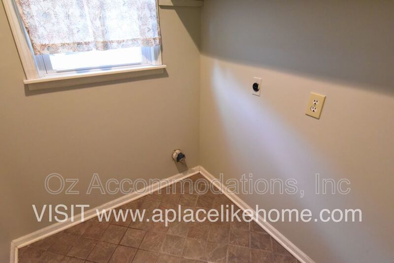 AVAILABLE NOW!! 6301 W 153rd St Overland Park, Kansas 66223 property image