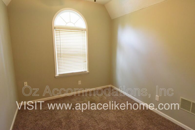 AVAILABLE NOW!! 6301 W 153rd St Overland Park, Kansas 66223 property image