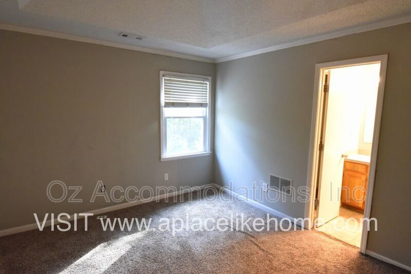AVAILABLE NOW!! 6301 W 153rd St Overland Park, Kansas 66223 property image