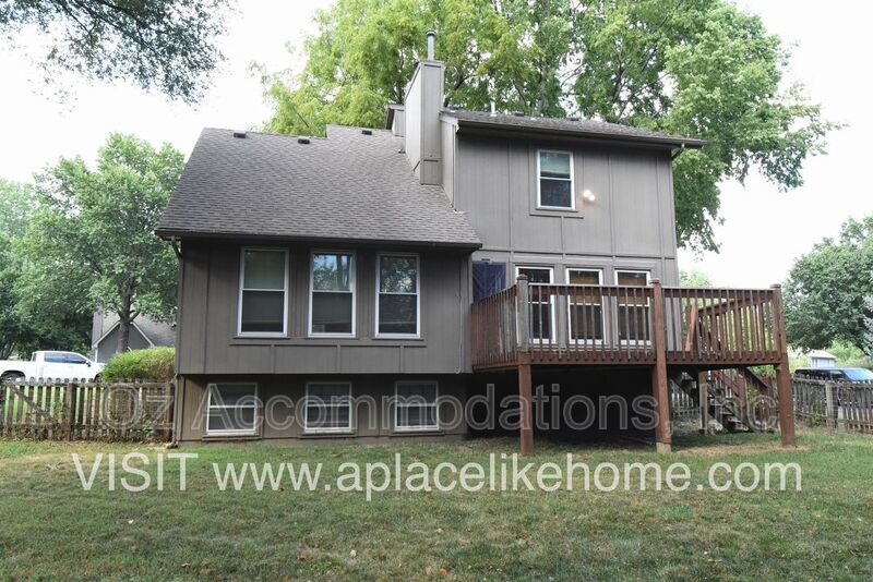 AVAILABLE NOW!! 6301 W 153rd St Overland Park, Kansas 66223 property image