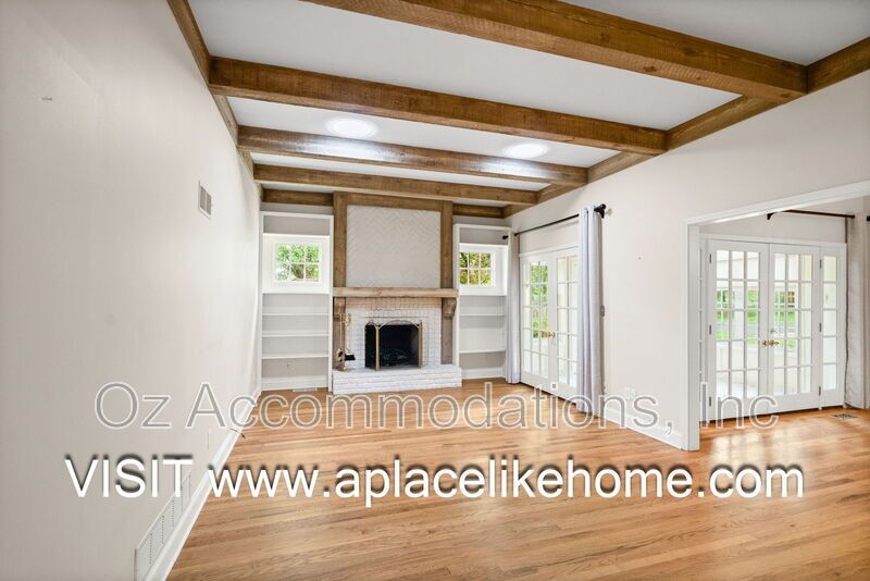 Beautifully Updated home in prestigious Huntington Farms property image