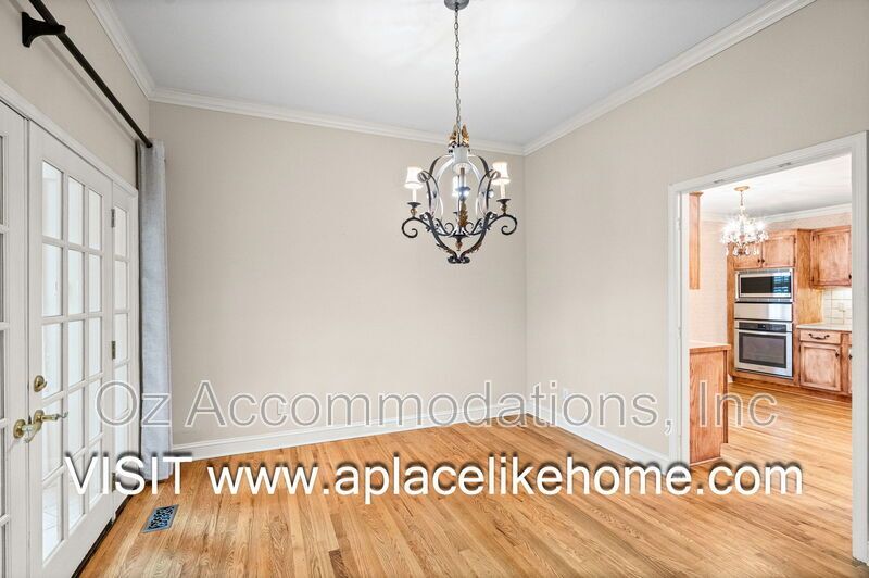 Beautifully Updated home in prestigious Huntington Farms property image