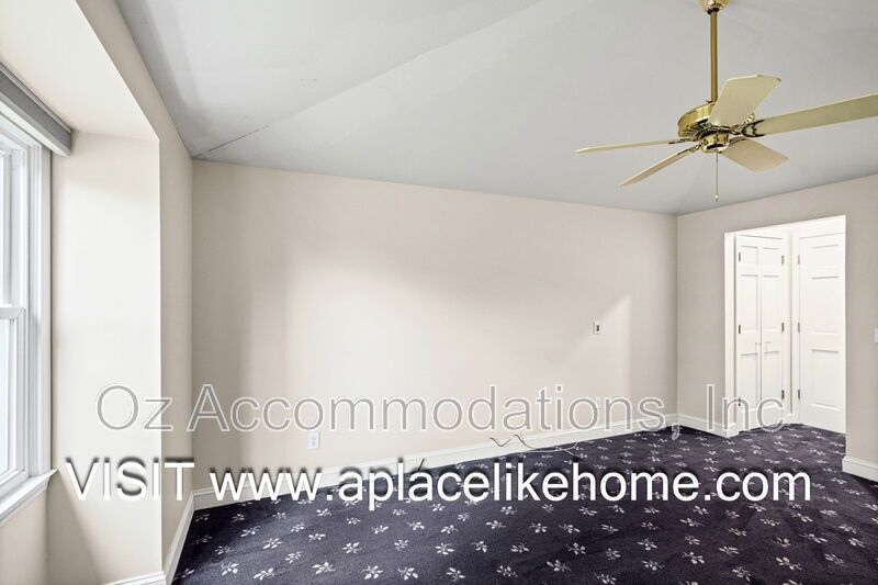 Beautifully Updated home in prestigious Huntington Farms property image