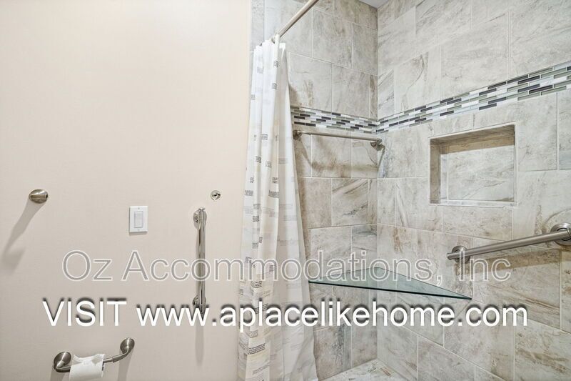 Beautifully Updated home in prestigious Huntington Farms property image