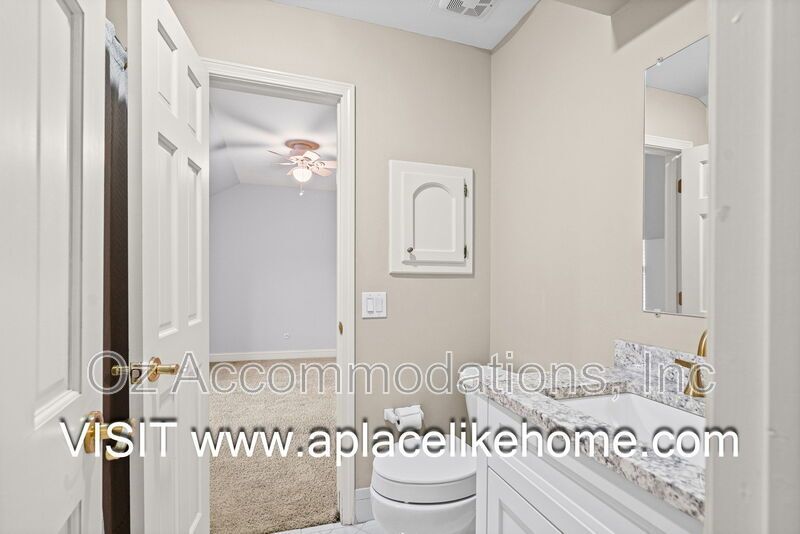 Beautifully Updated home in prestigious Huntington Farms property image