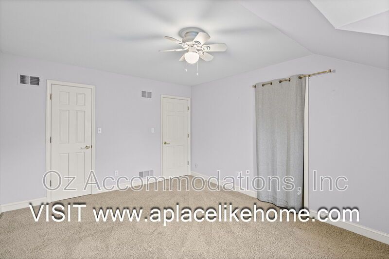 Beautifully Updated home in prestigious Huntington Farms property image