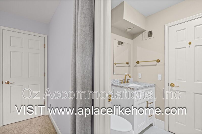 Beautifully Updated home in prestigious Huntington Farms property image